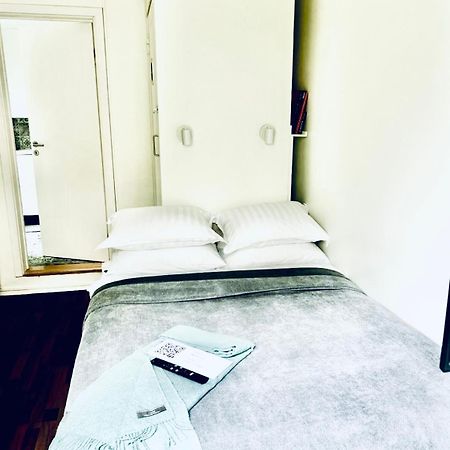 Studio 104- Free Parking Onsite -Private Entrance ريكيافيك المظهر الخارجي الصورة